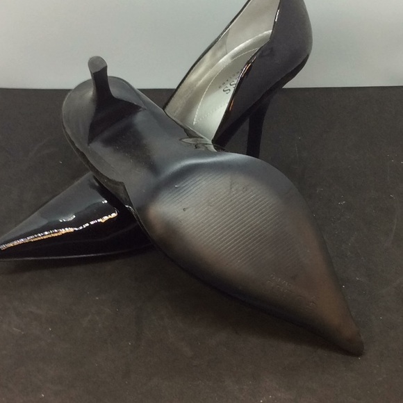 Guess - Picture 2 of 3